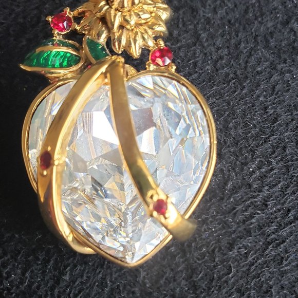 Donald Stannard Gold Brooch for Arlene Dahl- Chrysanthemums Heart - Picture 5 of 15